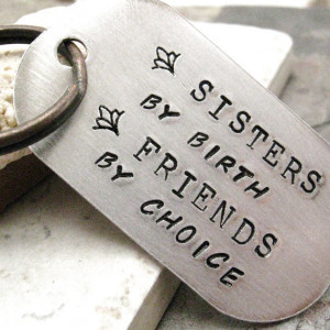 Sisters By Birth Friends By Choice Key Chain rounded von riskybeads