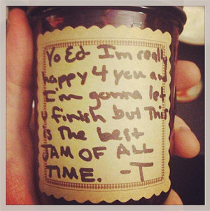 PHOTO: Taylor Swift makes a dig at Kanye West in a gift she gave to Ed ...
