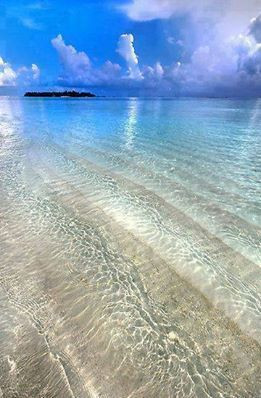 Crystal Water of the Ocean, Maldives