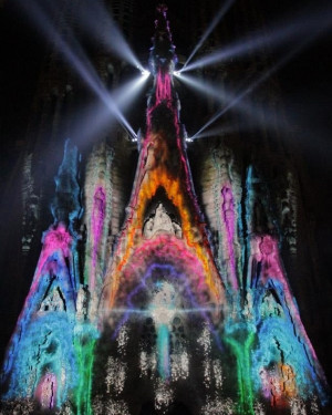 projection on the façade of gaudi's sagrada familia by moment factory ...