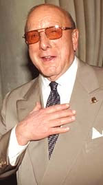 ... mogul Clive Davis clashed over her upcoming C-D, “My December