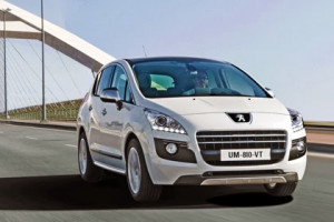 peugeot_3008_hybrid_fuel_efficient_car.jpg