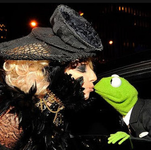 Don't pray pray ah,Lady Gaga also does kisses to a frog too.