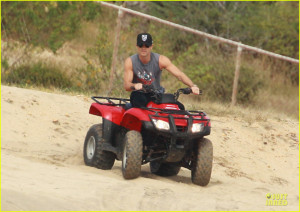 justin theroux new year s eve atv riding