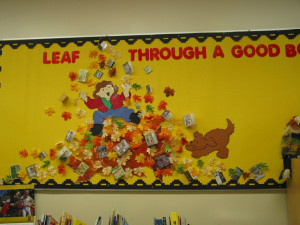 LIBRARY DISPLAYS and BULLETIN BOARD IDEAS and a few TIPS