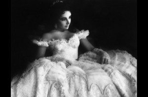 Elizabeth Taylor Through the Lens of Hollywood Photo Legend Bob ...