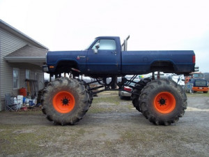 29733835-726-93-DODGE-CUMMINS-MONSTER-MUD-TRUCK.jpg