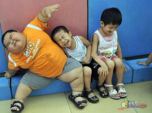 طفل صيني يعاني من السمنة المفرطة (4 صور ...