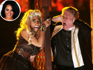 Liam Hemsworth goes to White Castle – just like Harold & Kumar ...