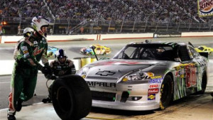 2012-bristol2-dale-earnhardt-jr.-pit-stop.jpg