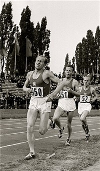 en medio de la cual resplandeces como luminares en el mundo ...