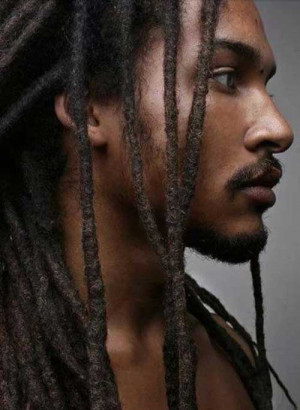 Meilleur noire avec des dreadlocks coiffure