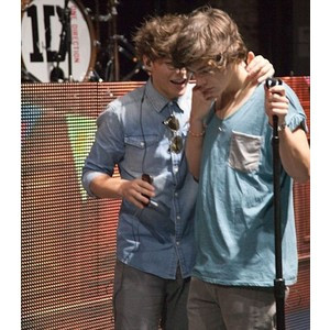 harry styles birthday joke war