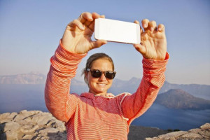 30 Great Quotes to Add to Your Next Selfie