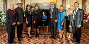 Ewing Beerdigung brachte Top-Quote