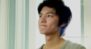 ... here's my short post dedicated to LEE MIN HO'S DIMPLES TROLOLOLOLOL