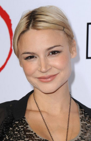 Samaire Armstrong welcomes baby boy Calin