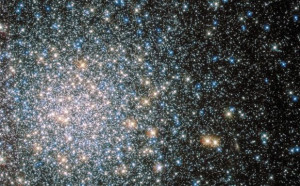 Nasa releases spectacular image of ancient star cluster