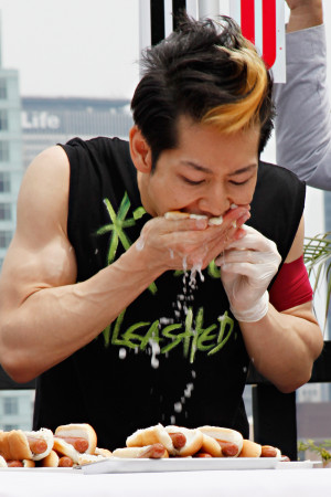 Takeru Kobayashi Champion Eating