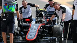 McLaren to develop Honda-powered MP4-30 right up to Abu Dhabi