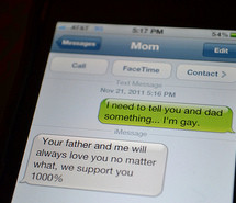 cute-gay-inspiring-iphone-texting-281009.jpg