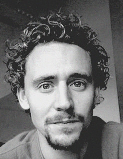 tom hiddleston look alike