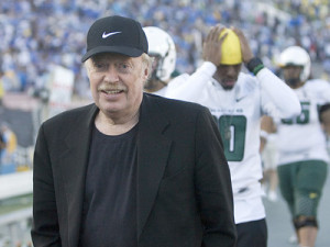 nikes-phil-knight-reportedly-made-a-late-push-to-keep-coach-chip-kelly ...