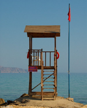 Lifeguard tower, Almyrida - Click to enlarge