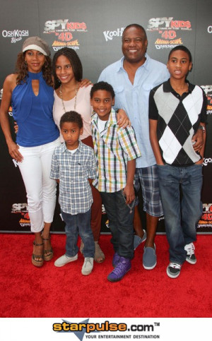 Holly Robinson Peete Pictures & Photos