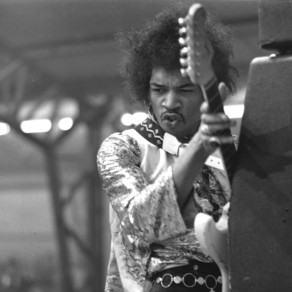 Famous rock stars comment on Jimi Hendrix.