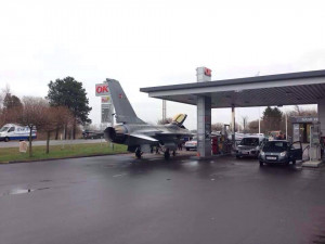 Danish F-16 going to the gas station for a refill