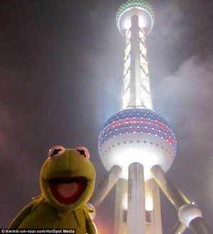 Globehopping: Kermit the Frog has been snapped at 52 locations around ...