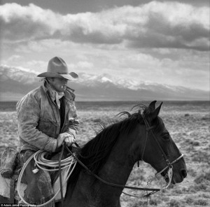 The last cowboys: Stunning black and white images show a rugged and ...