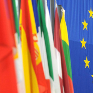 Las banderas de los países miembros de la Unión Europea pueden ser ...