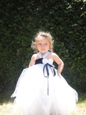 is a stunning flower girl tutu dress that will make your flower girls ...