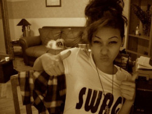 PSS : De plus en plus de filles font cette face sur les photos.. Qu'en ...