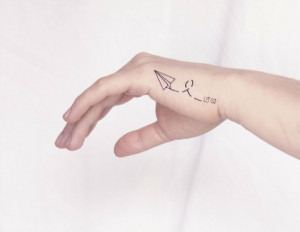 Tatouage poignet et main au henné en 40 idées pour femmes et hommes