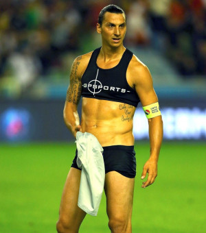 Biquíni? Ibrahimovic mostrou o corpo após a derrota do PSG para o ...