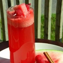 Watermelon Sparkling Ice Tea. My secret ingredient is cinnamon! Summer ...