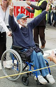 Ron%20Kovic%20at%20a%20Los%20Angeles%20anti-war%20rally,%20October ...