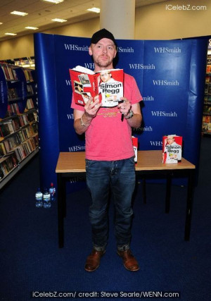 simon_pegg-simon_pegg_book_simon_pegg_signs_copies_of_his_new ...