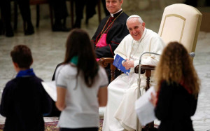 Pope Francis smiles during a special audience with students from ...