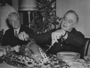 1933年，美国总统富兰克林·罗斯福切火鸡，享用 ...