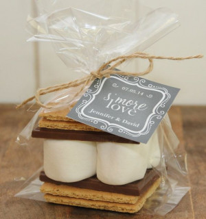 ... your guests s’more love with these s’mores wedding favor kits