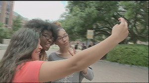 Signs of suffering from 'selfie' addiction | New Orleans - WDSU Home