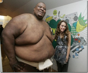 fat_black_man_and_miley_cyrus_and_-12543