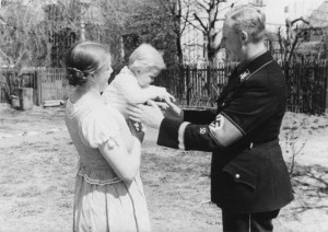 Reinhard Heydrich mit seiner Frau Lina und seinem Sohn Klaus.