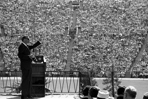 Evangelist Billy Graham preaches one Sunday to more than 40,000 ...