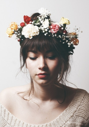 38 Flower Headbands Perfect For Spring + Festivals! « Read Less