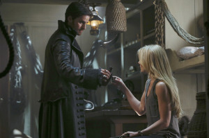 Captain Hook and Emma Swan Episode 3.01 - The Heart of the Truest ...